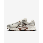 Кроссовки W NIKE V5 RNR HQ7901-102 Nike